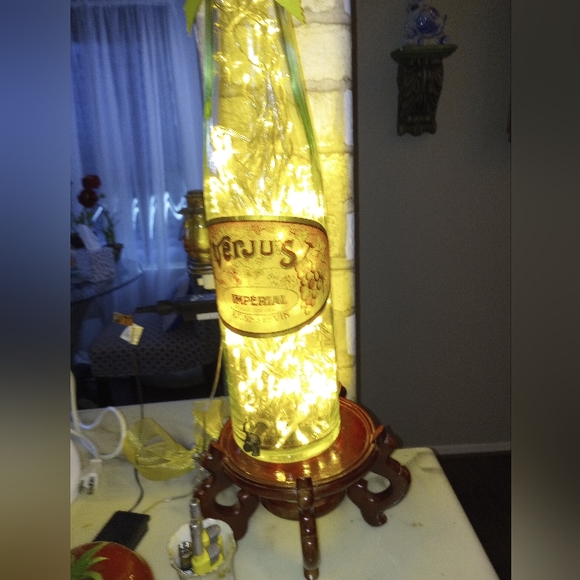 Vintage Solana Tuscany Bottle with Spigot - Picture 10 of 10